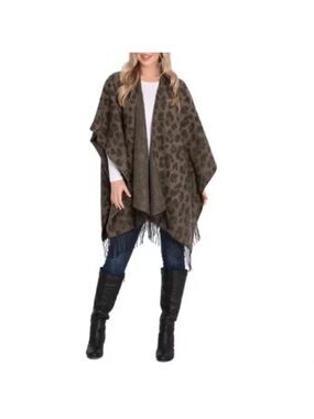 Women’s Woolrich OS Animal Print blanket wrap/shawl. Fringed hem